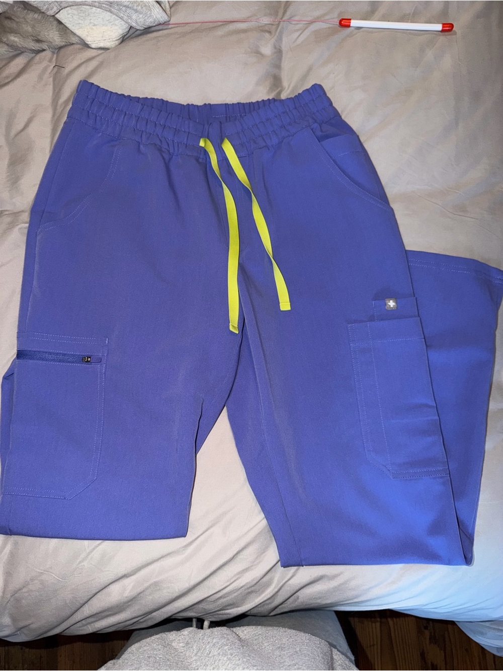 Women’s FIGS Blueberry High Waisted Dowa scrub pants small PETITE